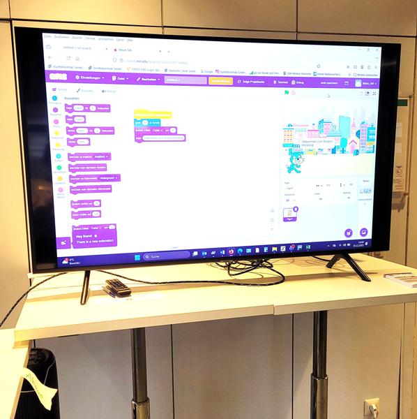 Mitmachaktion „Coding mit Dash, Ozobot und Scratch“