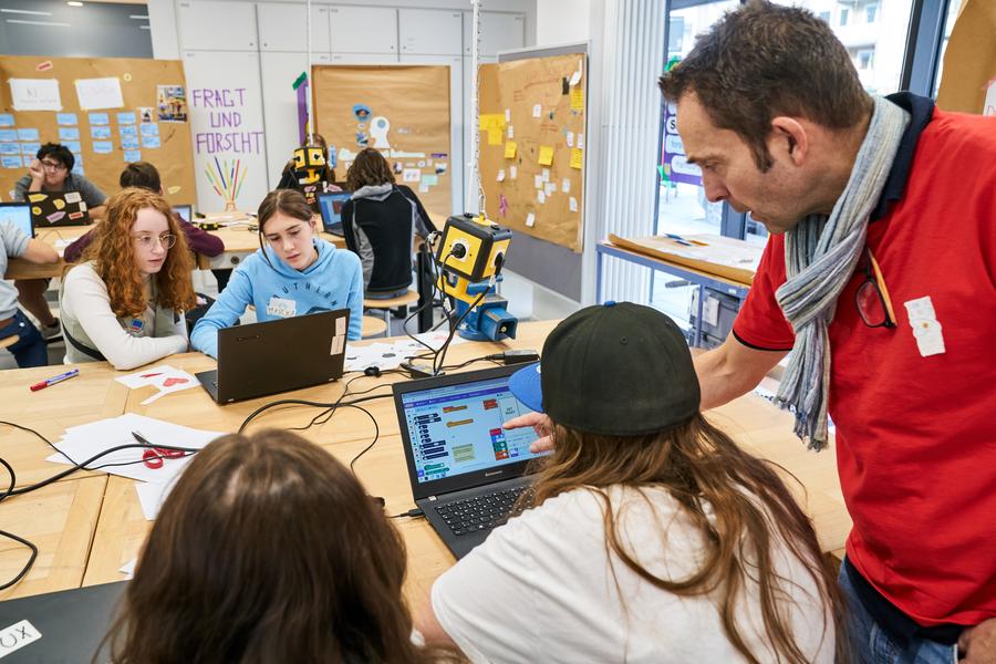 Würfeln lernen mit micro:bit für Programmieranfänger:innen
