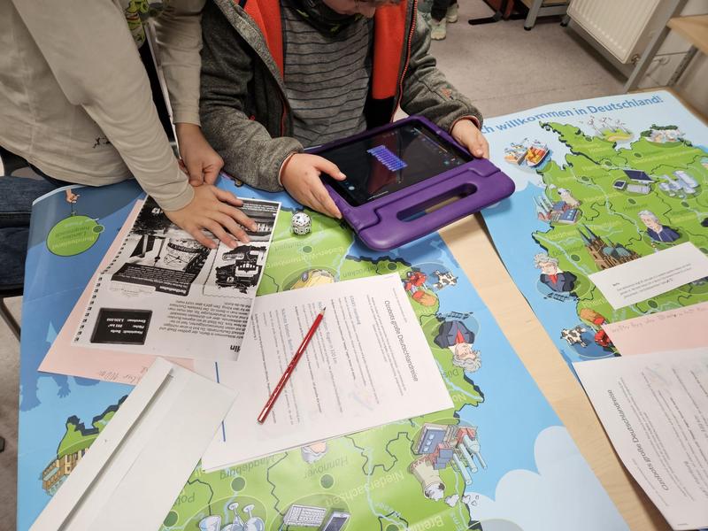 Roboter4Kids – Mit den Ozobots unterwegs in Deutschland