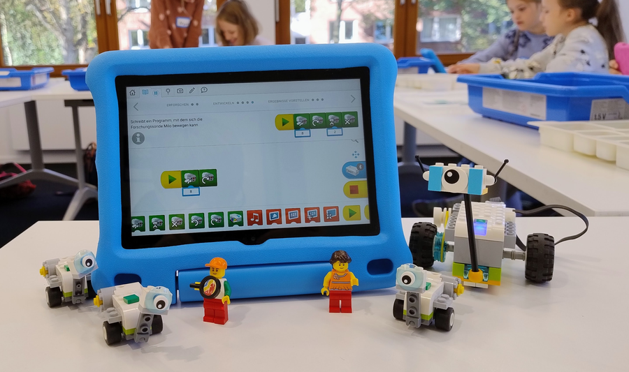 Kleine LEGO-Roboter bauen und programmieren