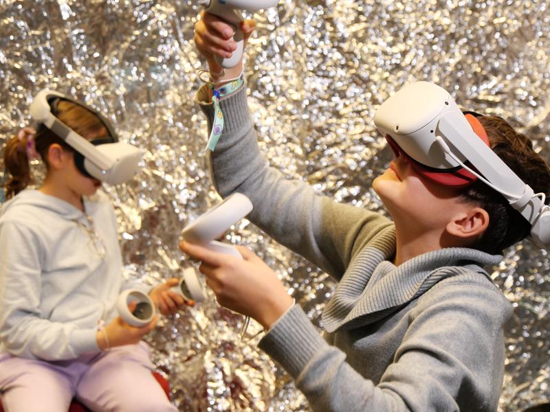 „Von Tokio nach New York: Nachhaltig reisen mit VR Brille in den Herbstferien“ in Kooperation mit der jungen VHS Hamburg