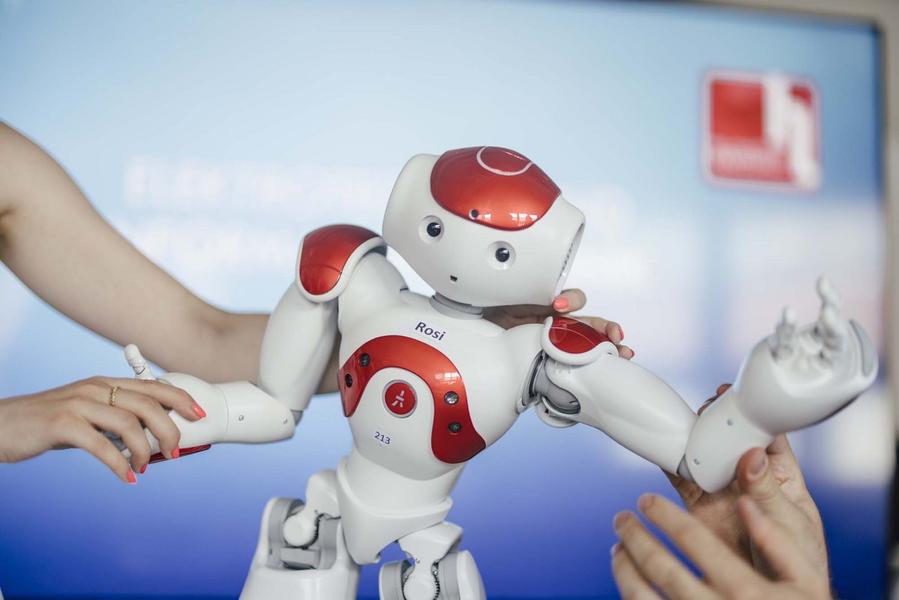 Wir lassen NAO-Roboter tanzen